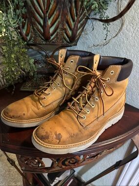 Timberland women’s  Tan Work Boots - Durable Leather Lace-Up